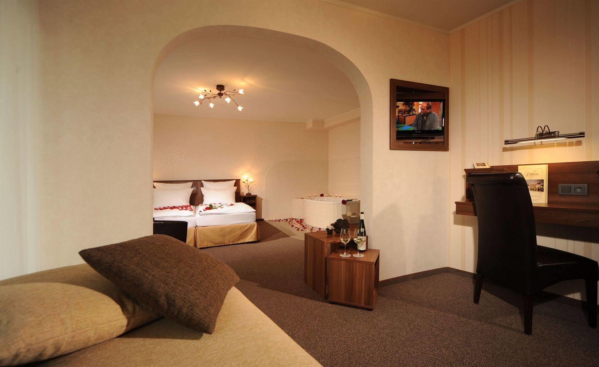 Hotel Lellmann Löf エクステリア 写真
